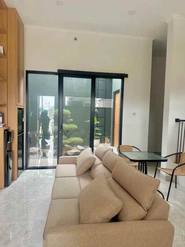 dijual rumah cisaranten kulon