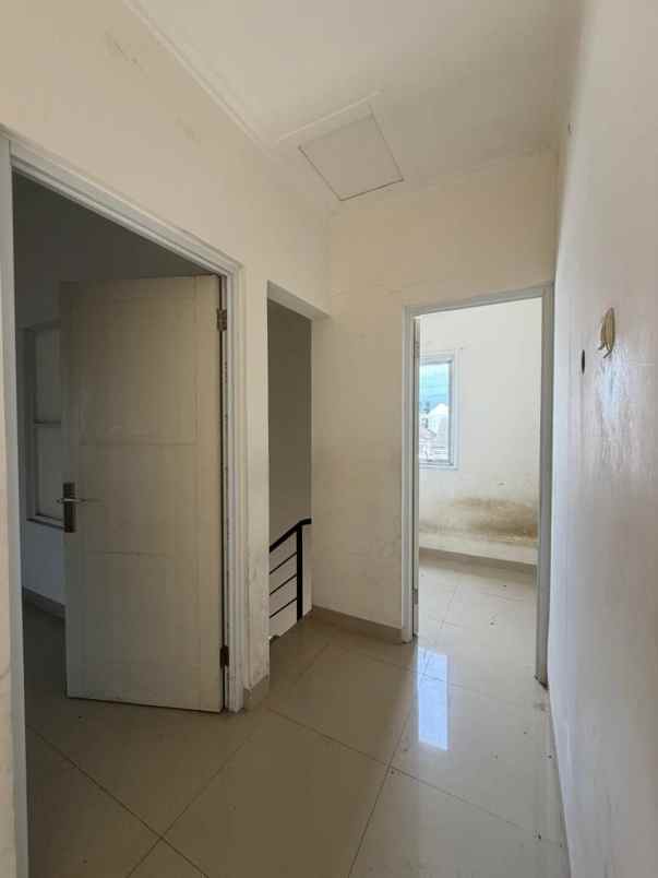 dijual rumah cisarnten kulon