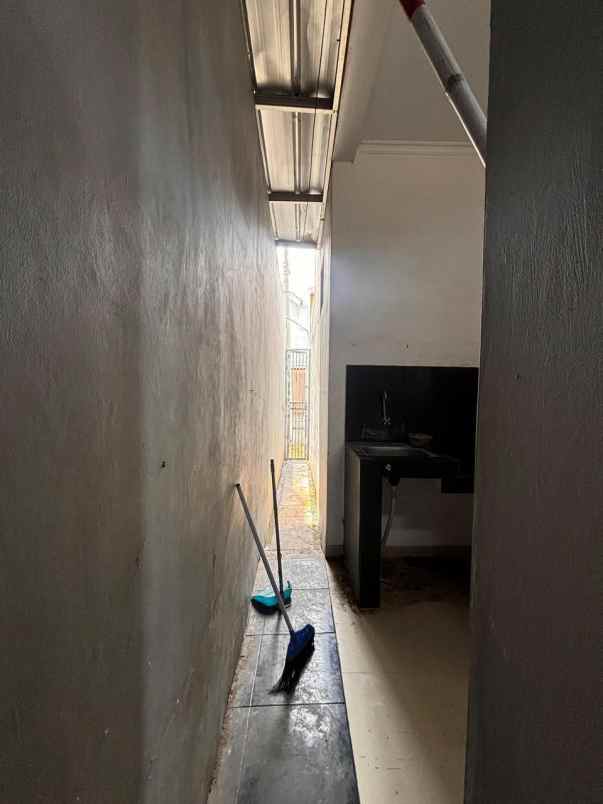 dijual rumah cisarnten kulon