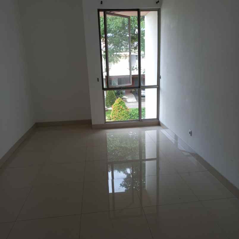 dijual rumah citra raya