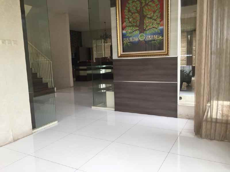 dijual rumah citraland raffles garden