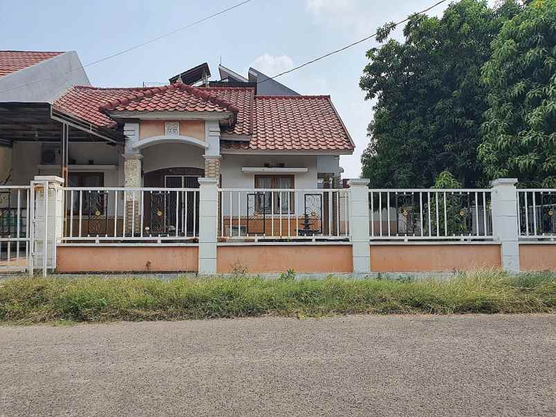 dijual rumah cluster boulevard hijau