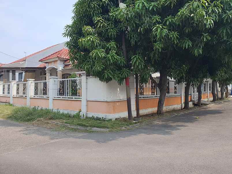 dijual rumah cluster boulevard hijau