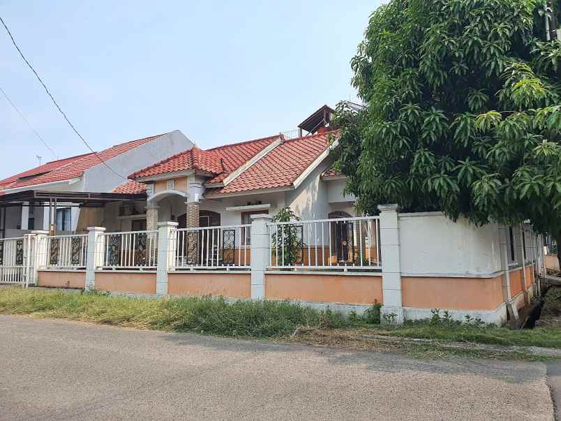 dijual rumah cluster boulevard hijau