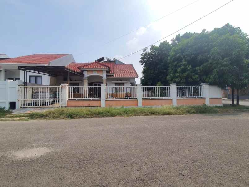 dijual rumah cluster boulevard hijau