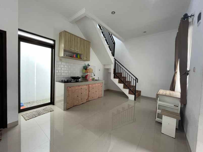 dijual rumah cluster cihanjuang