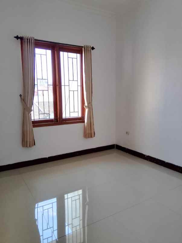 dijual rumah cluster cijambe