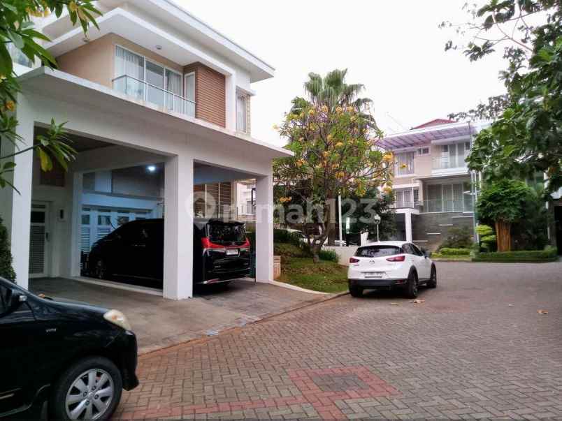 dijual rumah cluster golf residence