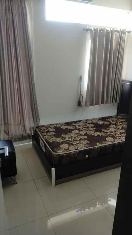 dijual rumah cluster graceland