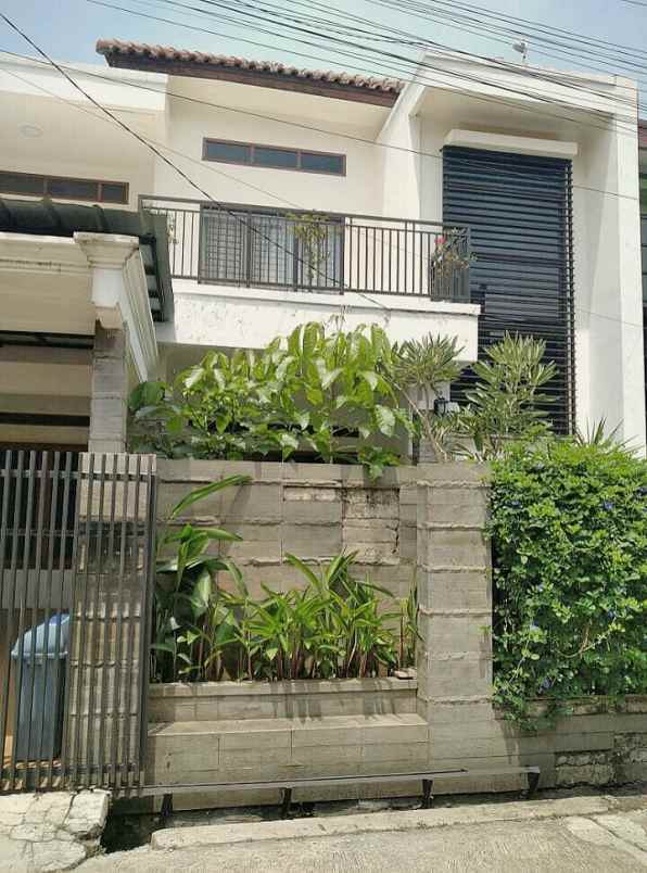 dijual rumah cluster graha lista