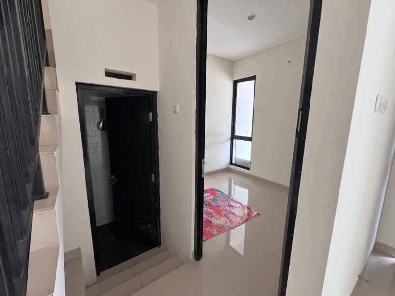 dijual rumah cluster lavesh kota