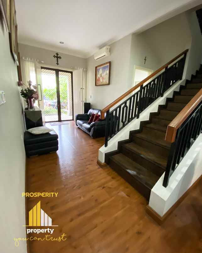 dijual rumah cluster maxwell scientia