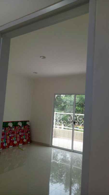 dijual rumah cluster monaco gading serpong