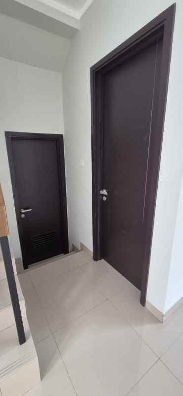 dijual rumah cluster regia residence