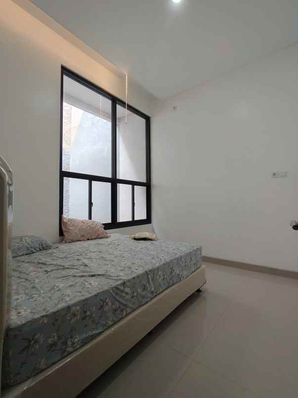 dijual rumah dalam komplek siap huni di rawamangun