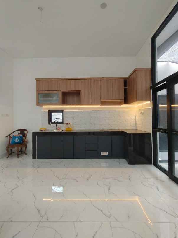 dijual rumah dalam komplek siap huni di rawamangun