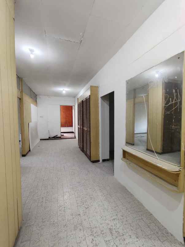 dijual rumah darmo kec wonokromo