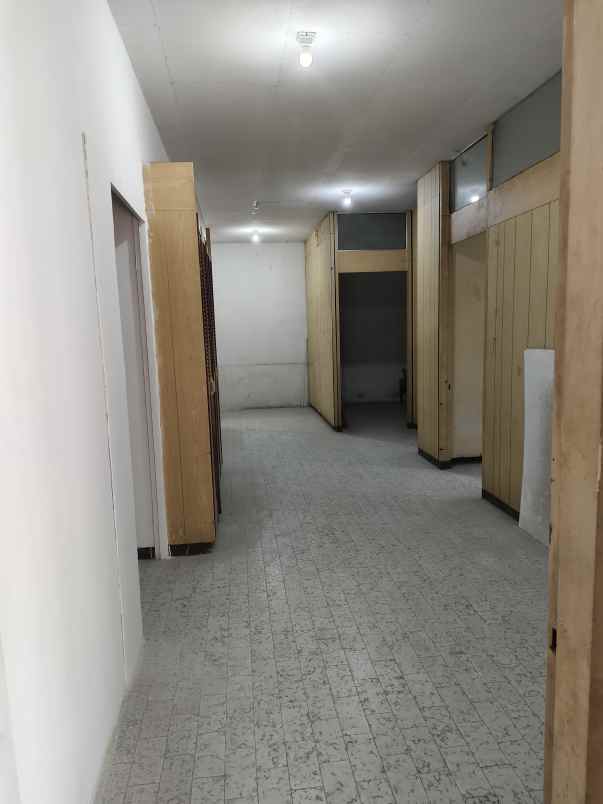 dijual rumah darmo kec wonokromo