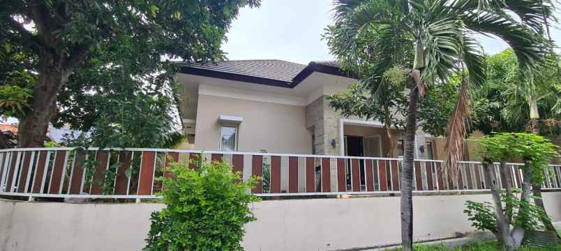 dijual rumah darmo permai