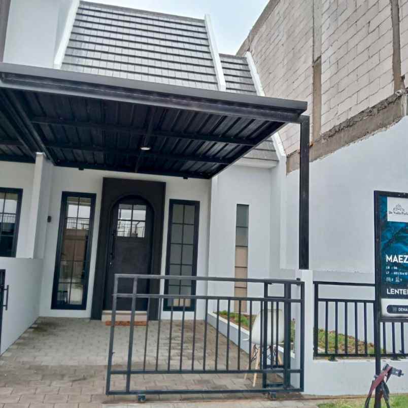 dijual rumah de naila park