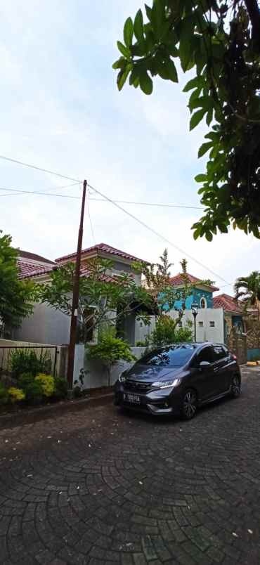 dijual rumah depok sleman