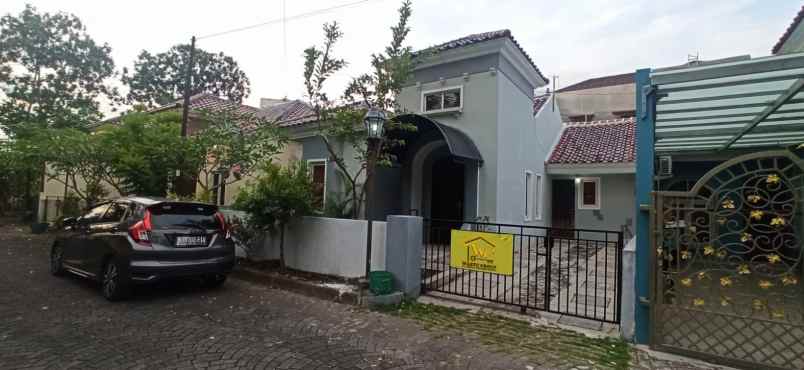 dijual rumah depok sleman