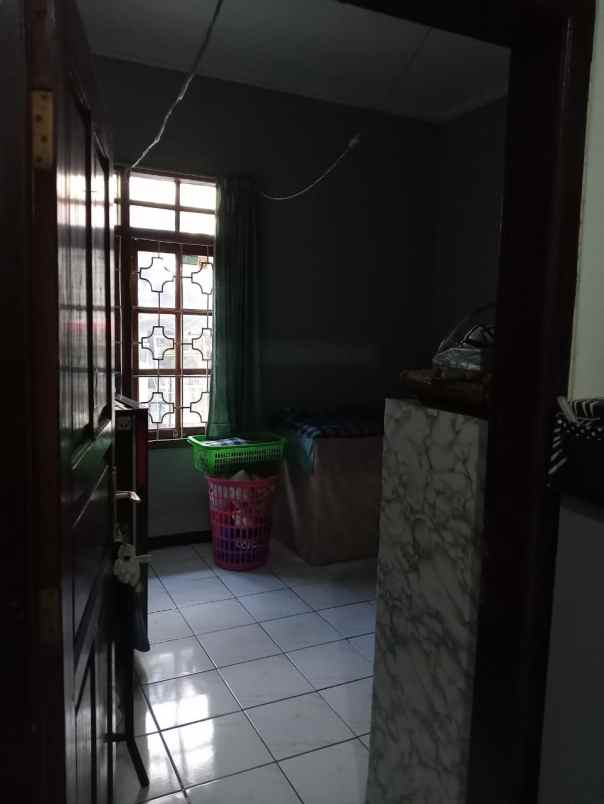 dijual rumah di binong maleer gatsu dalam gang