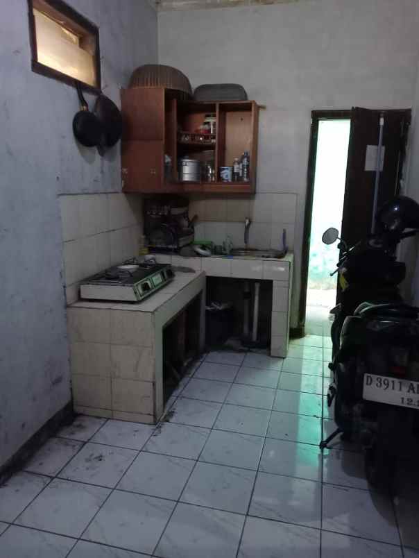 dijual rumah di binong maleer gatsu dalam gang