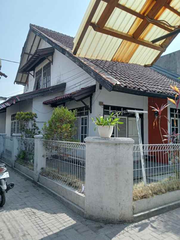 dijual rumah di binong maleer gatsu dalam gang