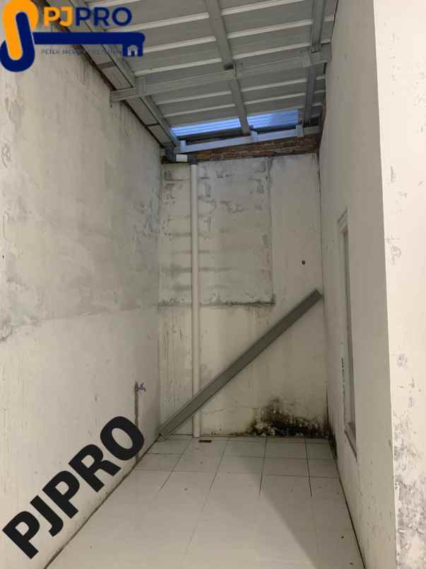 dijual rumah di daerah panjibuwono city