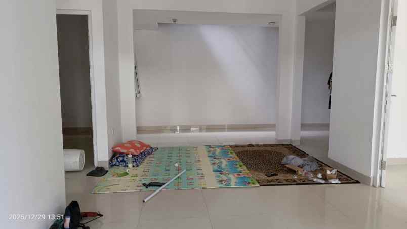 dijual rumah di familia urban rawalumbu bekasi