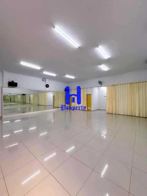 dijual rumah di jalan melur multatuli medan