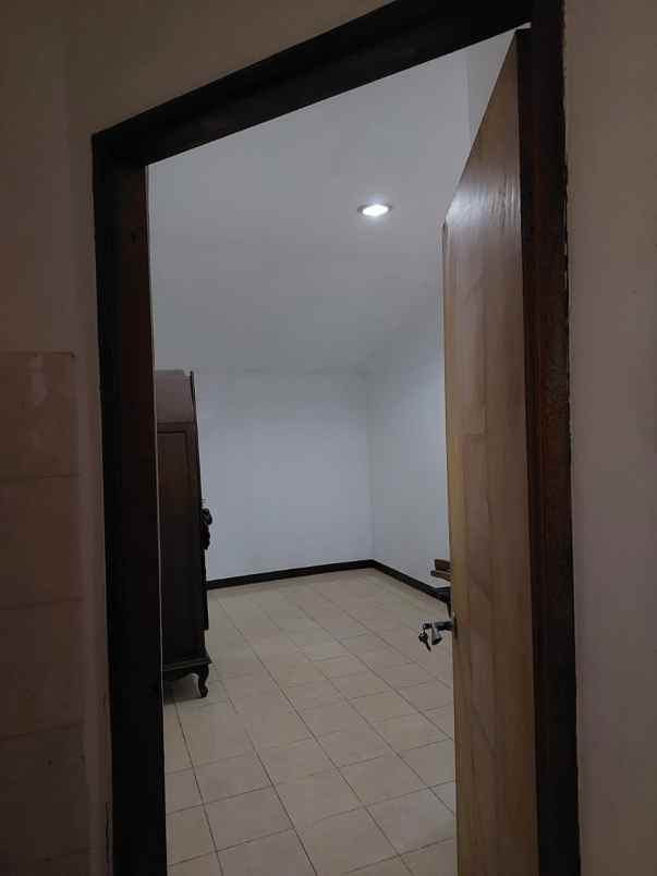 dijual rumah di jl ciganjur jagakarsa jakarta selatan