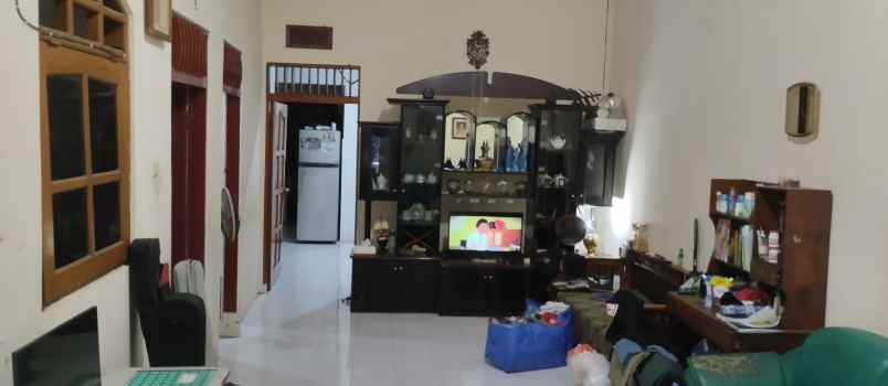 dijual rumah di pusat kota surabaya