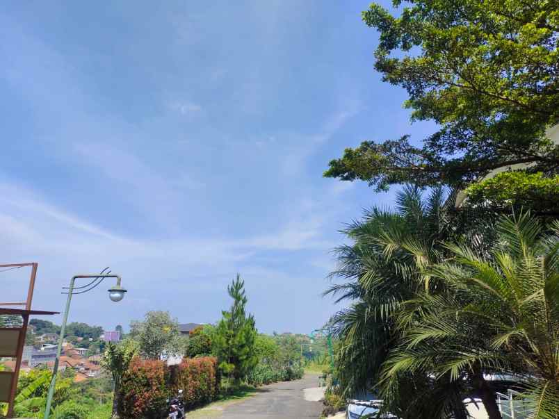 dijual rumah di resort dago pakar