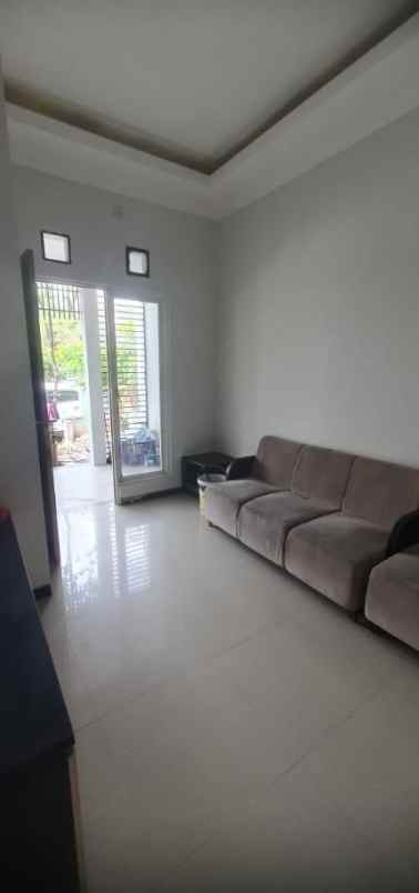 dijual rumah dian regency