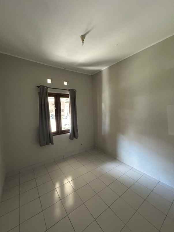 dijual rumah disutera kirana pondok