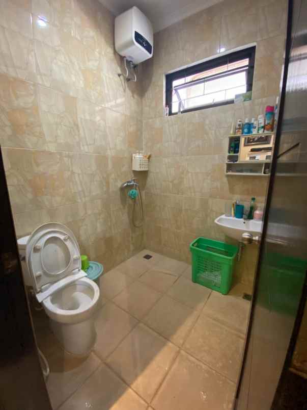 dijual rumah duri kepa dekat taman ratu