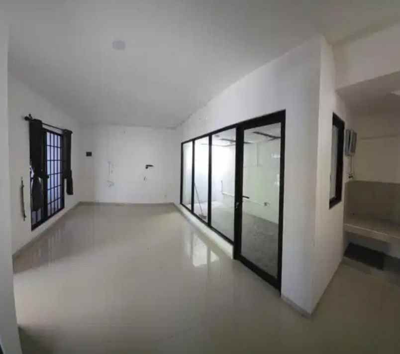 dijual rumah eastern park residence