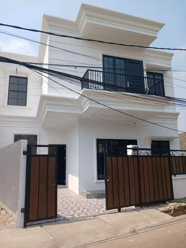 dijual rumah exclusive di cilodong depok