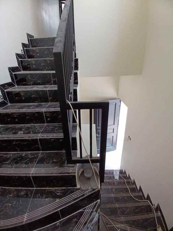 dijual rumah exclusive di cilodong depok