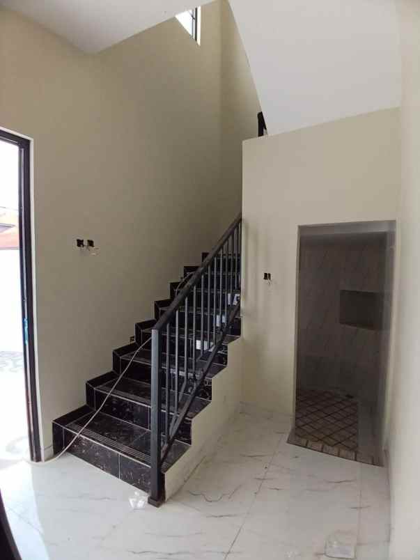 dijual rumah exclusive di cilodong depok