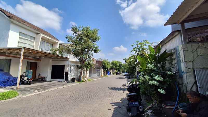 dijual rumah forest mansion