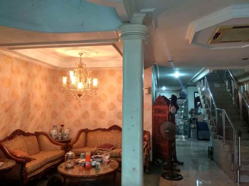 dijual rumah gading griya lestari