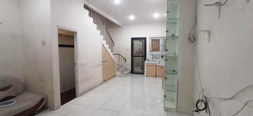 dijual rumah gading griya residence