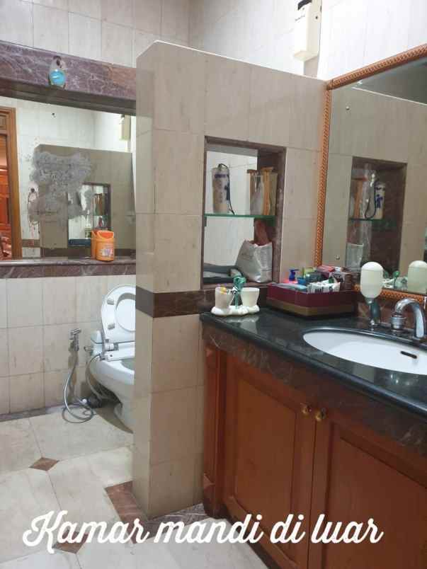 dijual rumah galaxy bumi permai araya