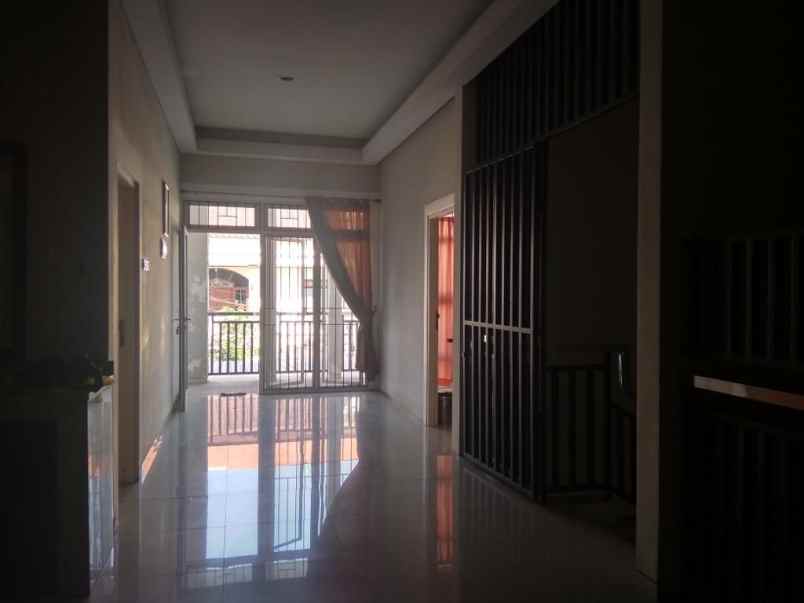 dijual rumah gayungsari barat