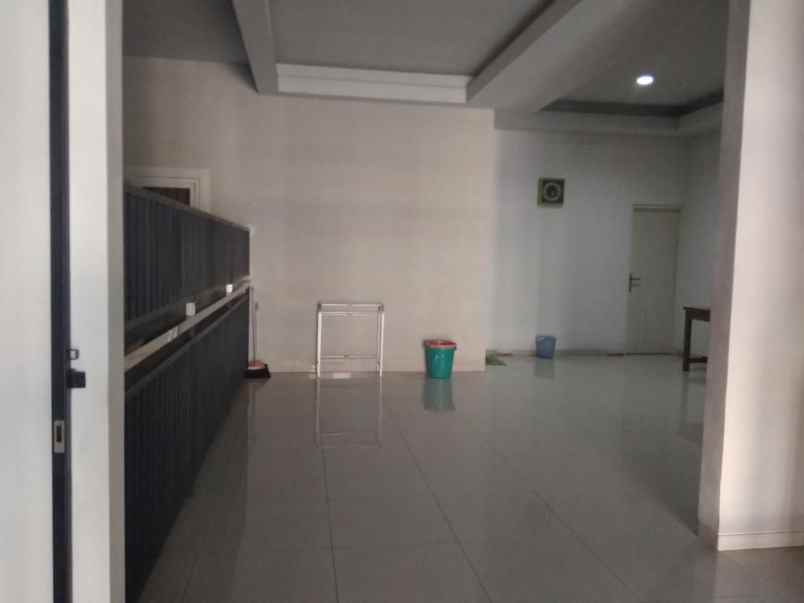 dijual rumah gayungsari barat