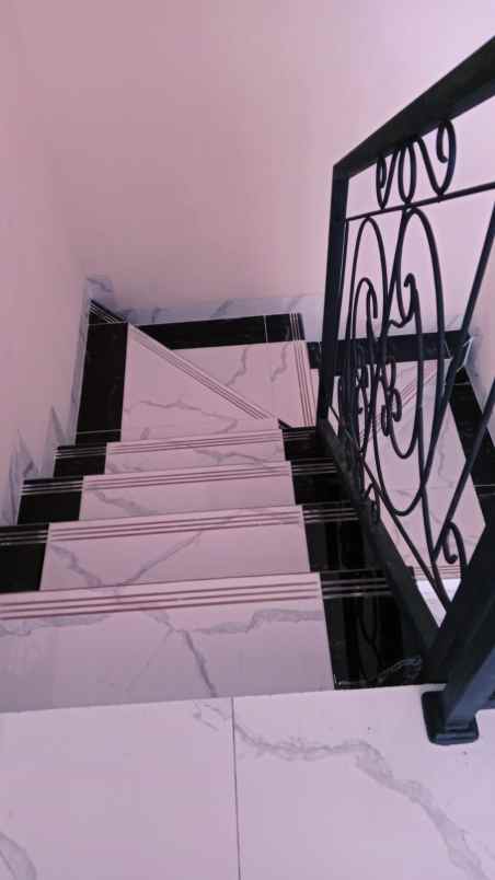 dijual rumah gdc kel kalibaru kec cilodong depok