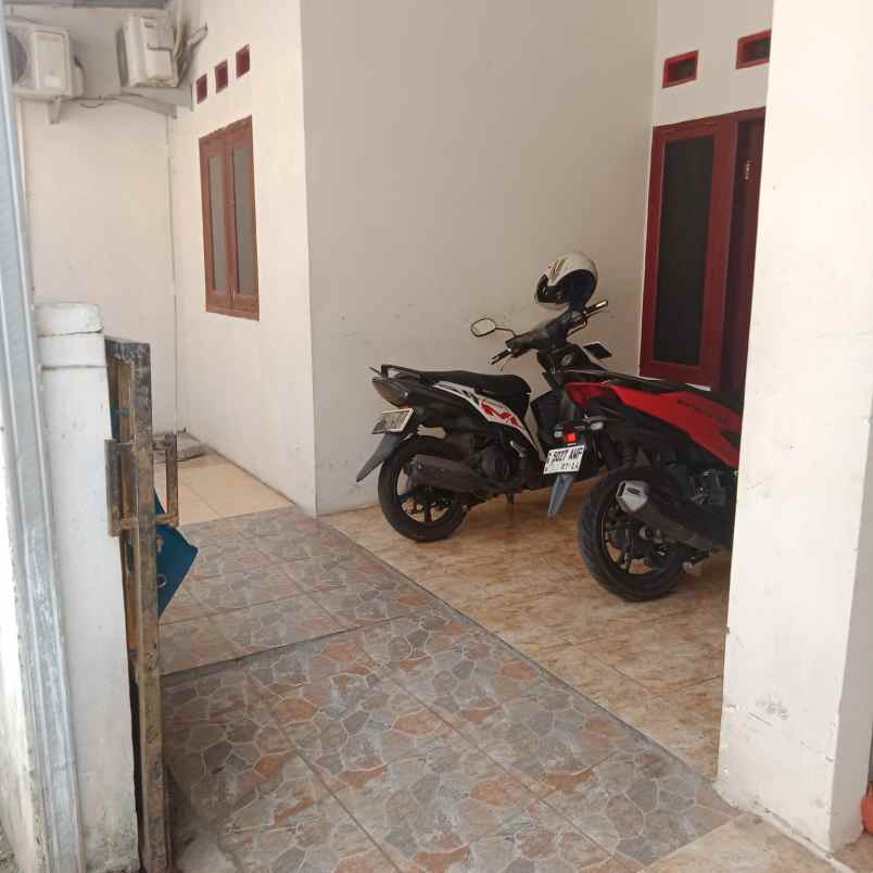 dijual rumah gg h keman jagakarsa